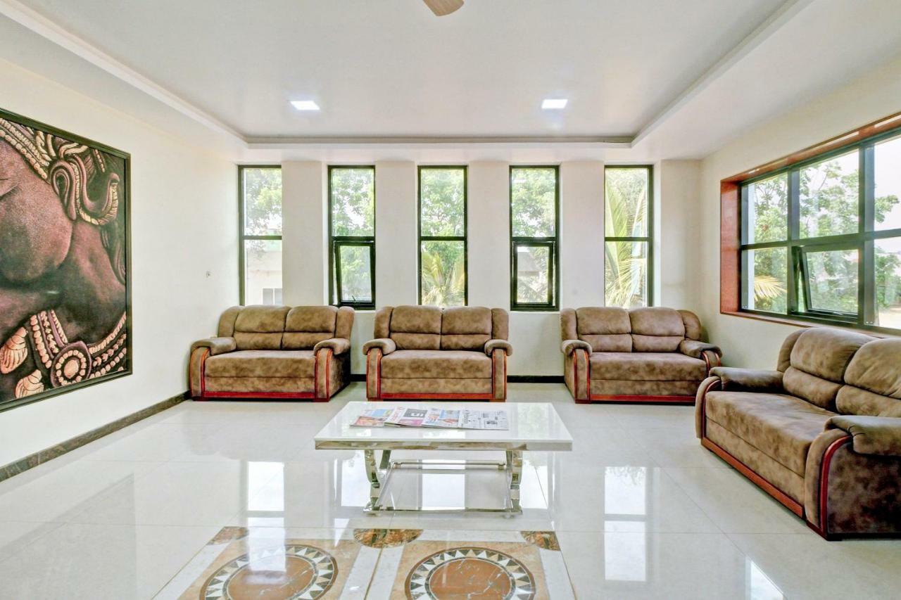 Villa Oyo 29405 Leela Paradise Hassan Exterior foto